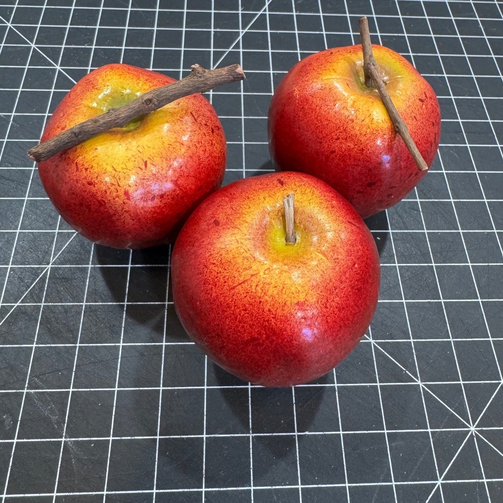 Set of 3 Realistic Artificial Red Apples Faux Fruit Home Decor Kitchen Display